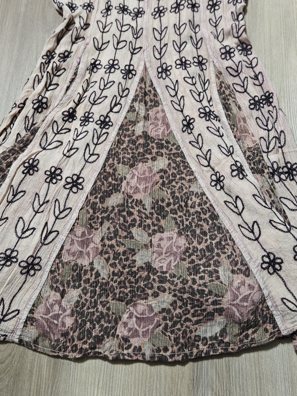 Vintage Pink Floral & Black Embroidered Midi Dress - Picture 3 of 7